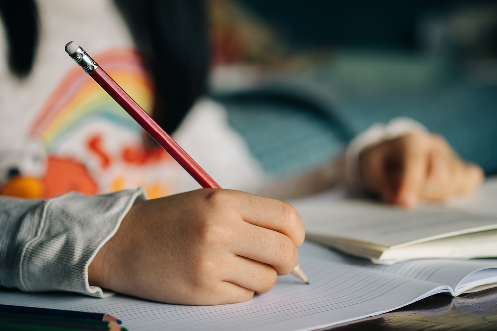 Писането на ръка: Най-добрият начин децата да се научат да четат