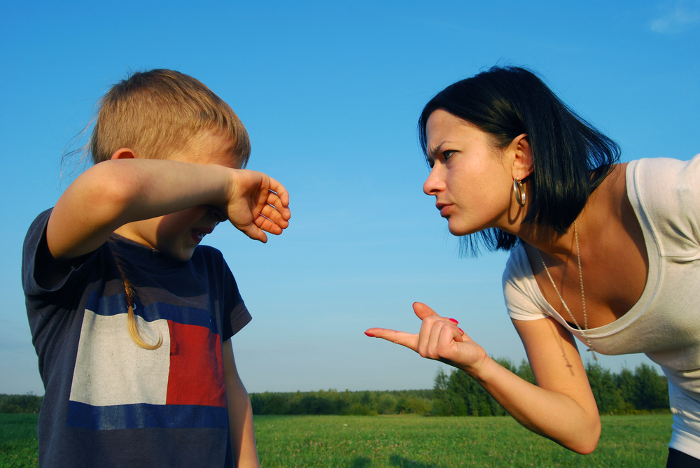 5 неща, които никога не трябва да казвате на детето, когато плаче 