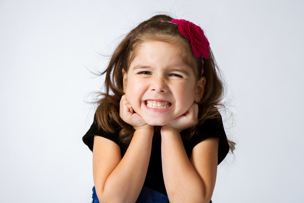 Нормално ли е скърцането със зъби при децата