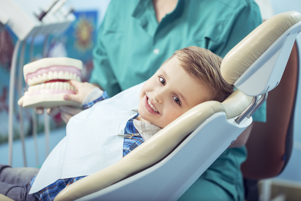 Как да подготвите детето за първата му среща със зъболекаря 