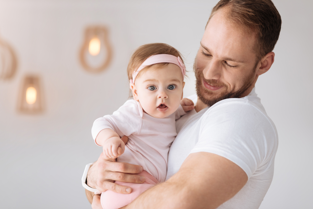 8 съвета за татковци, докато мама кърми бебето 