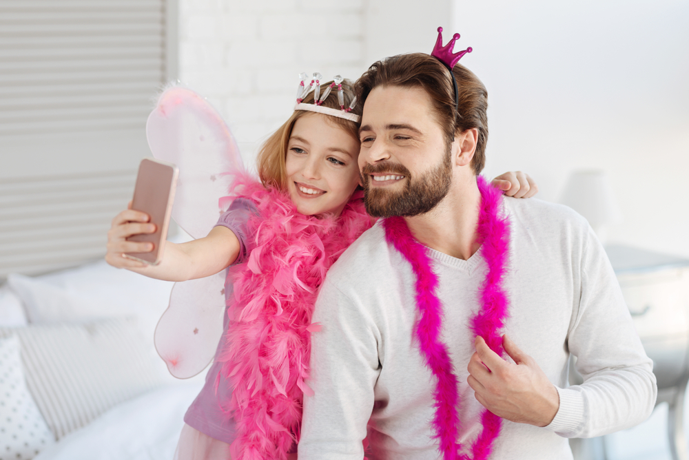 Виц: Разговор между баща и тригодишната му дъщеря: