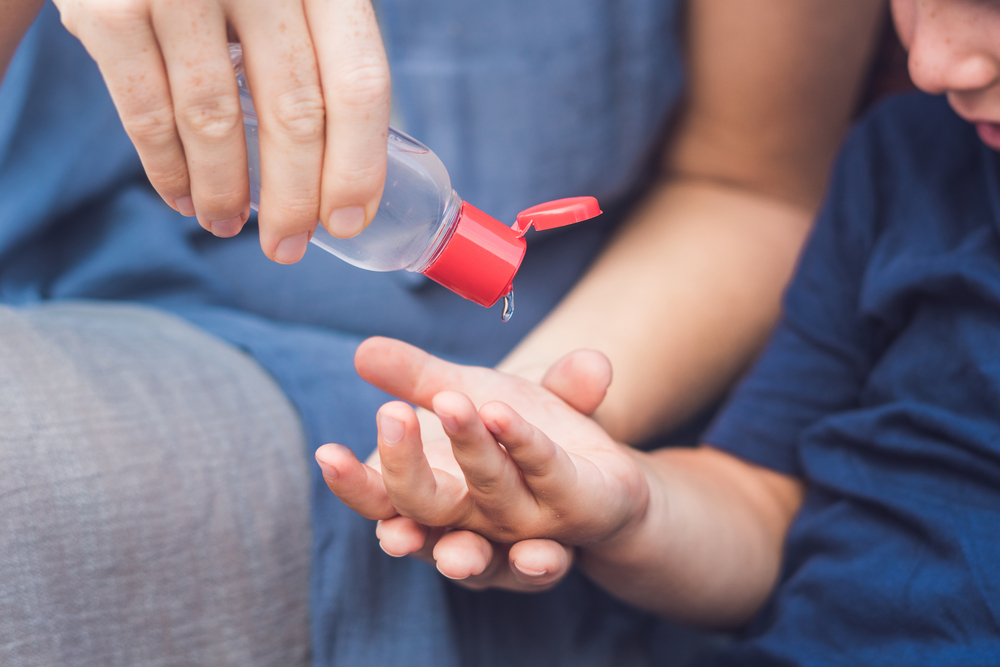Антисептичният гел за ръце пази деца от инфекции  