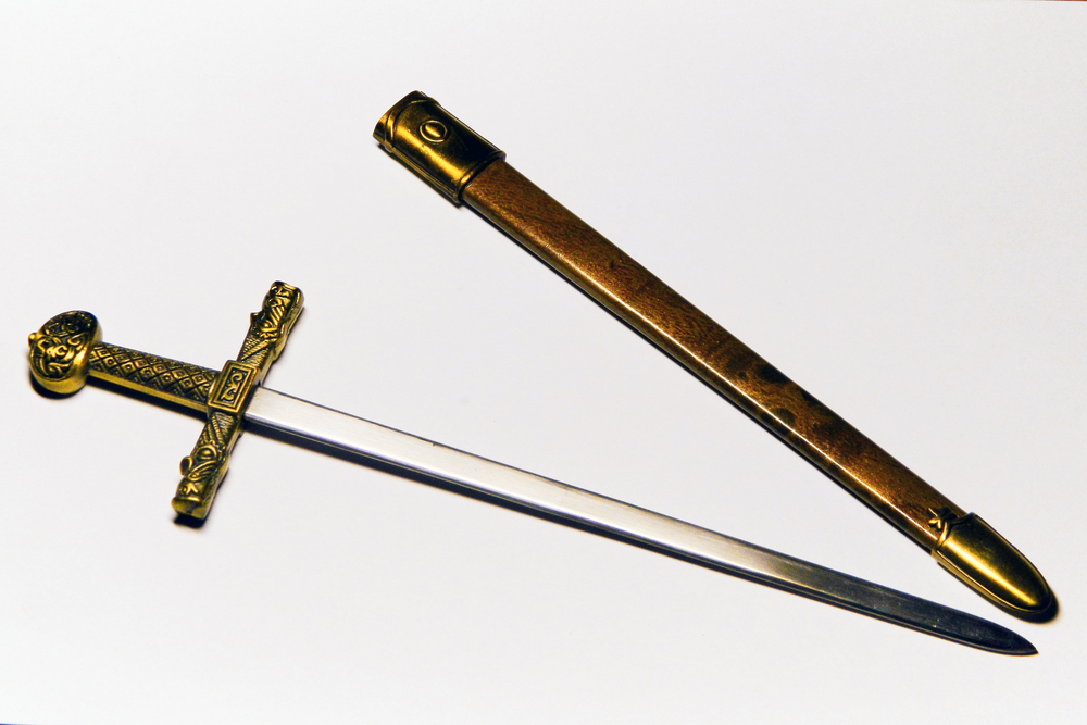 8-годишна шведка намери в езеро меч на 1500 години 