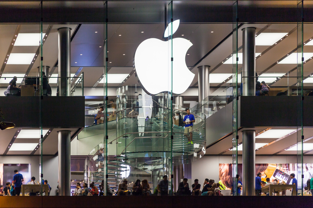Apple дава бонуси на младите родители  