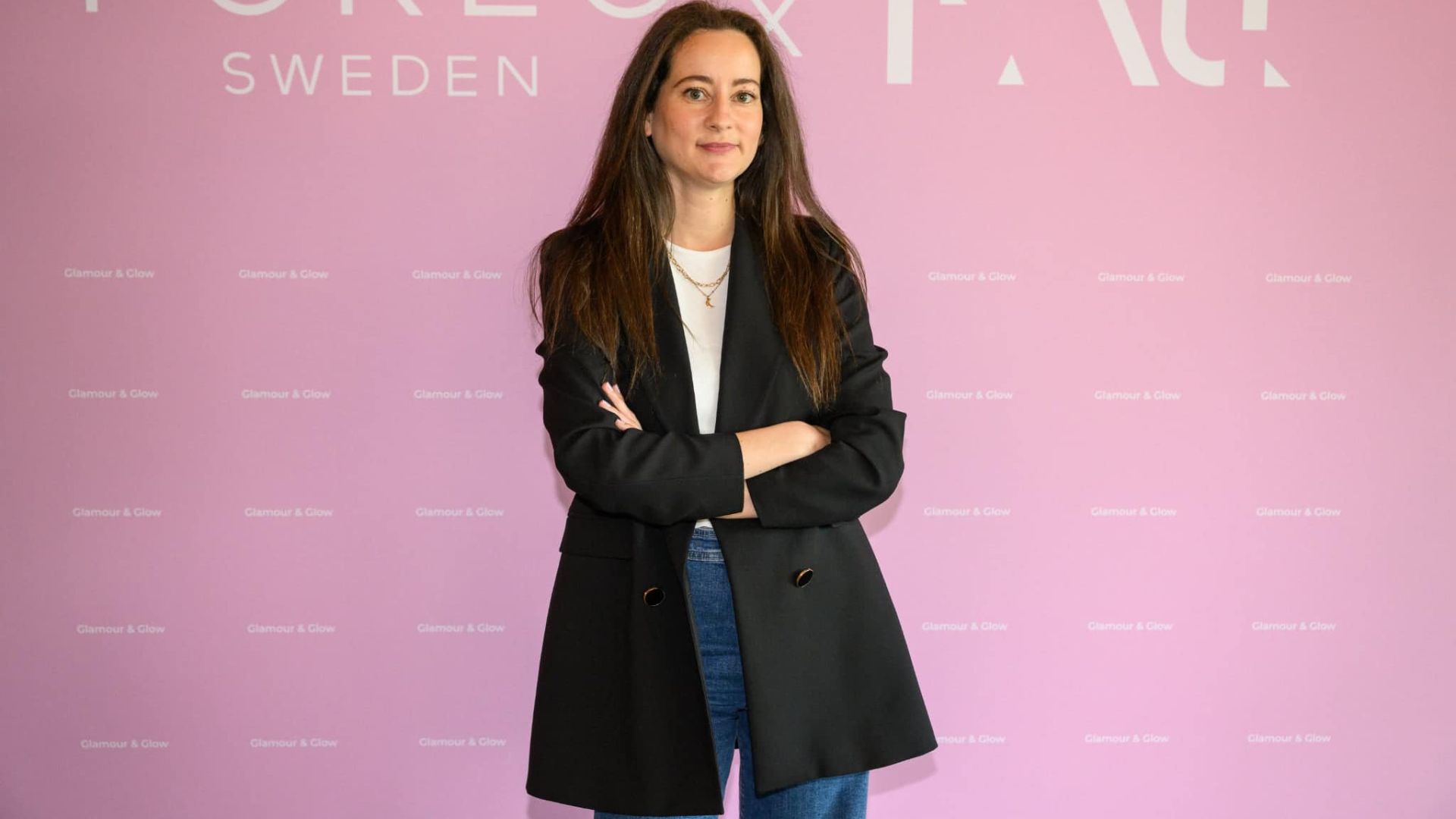 Modernity Yellow Party - за жълтото като символ на свободата