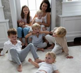 Хилария и Алек Болдуин със седемте деца се местят в нов дом  