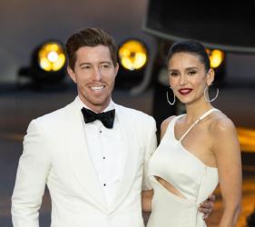 Нина Добрев и сноубордиста Шон Уайт с официален дебют като двойка 