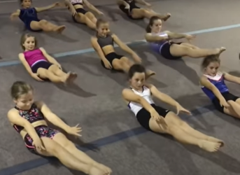 Гимнастички измислиха тренировка под звуците на Baby Shark 