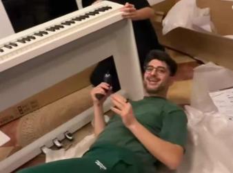 Сашо Кадиев сглоби пиано за дъщеря си  