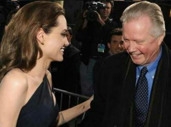 Джон Войт: Анджелина Джоли е всеотдайна майка 