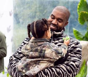 6-годишната дъщеря на Ким Кардашиян и Кание Уест с рап изпълнение   