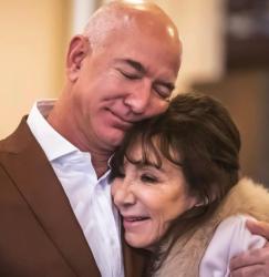 Майката на Безос: ражда на 17, инвестира всички пари в неговия стартъп  