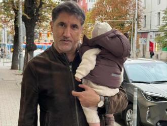 Есенна разходка: Анди изведе Башар по улиците на София  