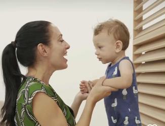 Синът на Ивет Лалова на „ти“ с българския и италианския  