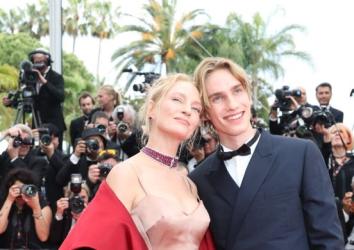 Ума Търман дойде със сина си на откриването на филмовия фестивал в Кан 