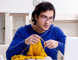  Зумърите се връщат към „бабиното“ хоби  