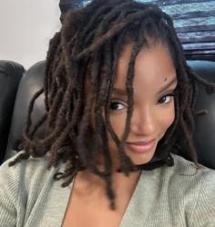 Хали Бейли разказа, че е станала жертва на домашно насилие  