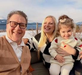 Веско Ешкенази със семеен поздрав от Алпите  