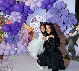 Симона Загорова посвети песен на дъщеря си   