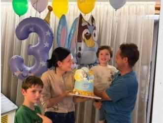 Малкият син на Ралица Паскалева празвува с Блуи  