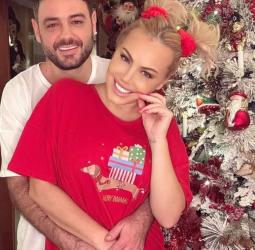 За Коледа Камелия показа бебе Касия  