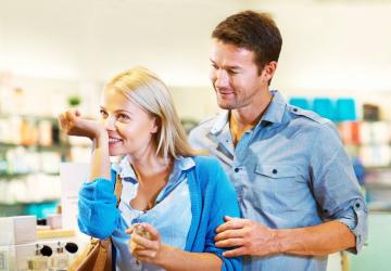 Сестрата, не партньорката избира по-успешно парфюм за мъжа 