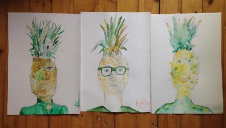 Ананаси с мустаци и с очила 