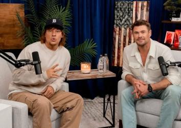 Крис Хемсуърт със специален татус, нарисуван от дъщеря му  