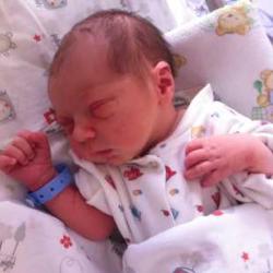 Новите родители приветстват Боян 