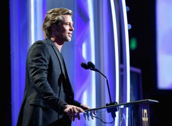 Брад Пит не е виждал децата си 900 дни  