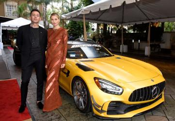 Джесика Харт разкри пола на детето си 