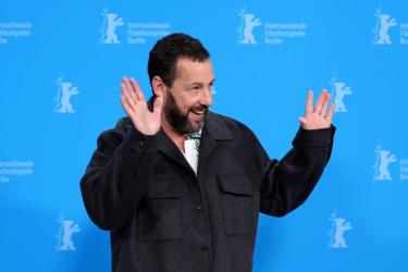 Адам Сандлър разкри какво мисли за работата с двете си дъщери 