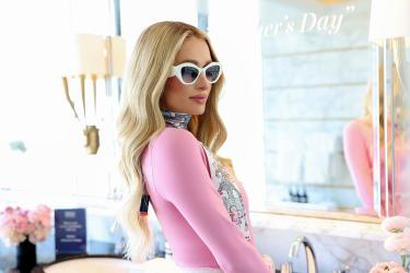 Парис Хилтън „цени всеки момент“ като майка 