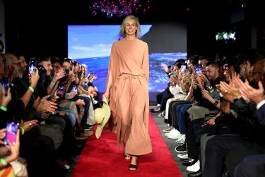 Ники Тейлър стана баба 