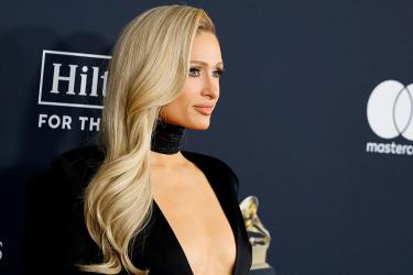 Парис Хилтън черпи енергия от двете си деца 