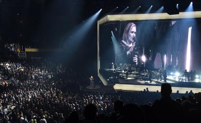 Адел: „Слизам от сцената, искам бебе“ 