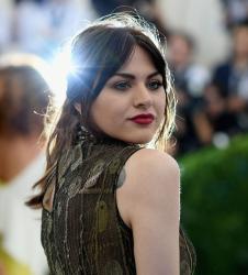 Райли Хоук и Франсис Бийн Кобейн се наслаждават на живота си като родители 