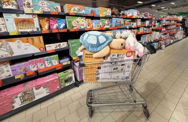 Kaufland изпълнява всички детски желания от списъка към Дядо Коледа 