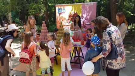 „Flo Force“ с работилница за значки в „Коколандия“ 