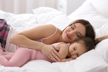 Защо е полезно да приспивате децата 