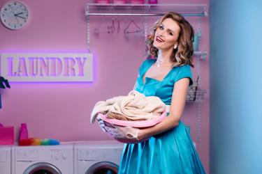 С какво „образцовата съпруга“ дразни околните   