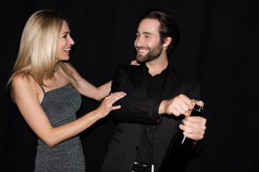 Какво да подарим на мъжа за първата годишнина от сватбата  