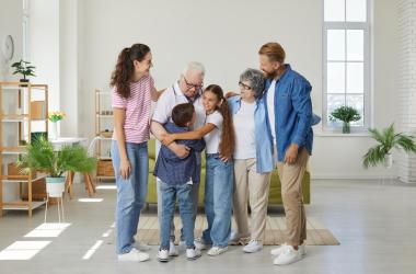 Как да общуваме с възрастните родители, без да полудеем  