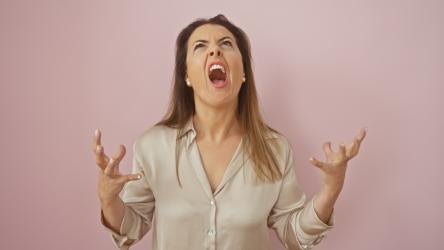 Не мога да се контролирам. Вкъщи постоянно крещя  