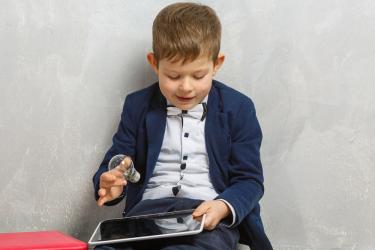 Когато детето пита: Защо крушката свети 