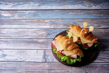 Готвим заедно и вкусно: Забавен сандвич с кроасан 