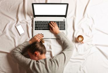 7 неочевидни признака на недоспиване 