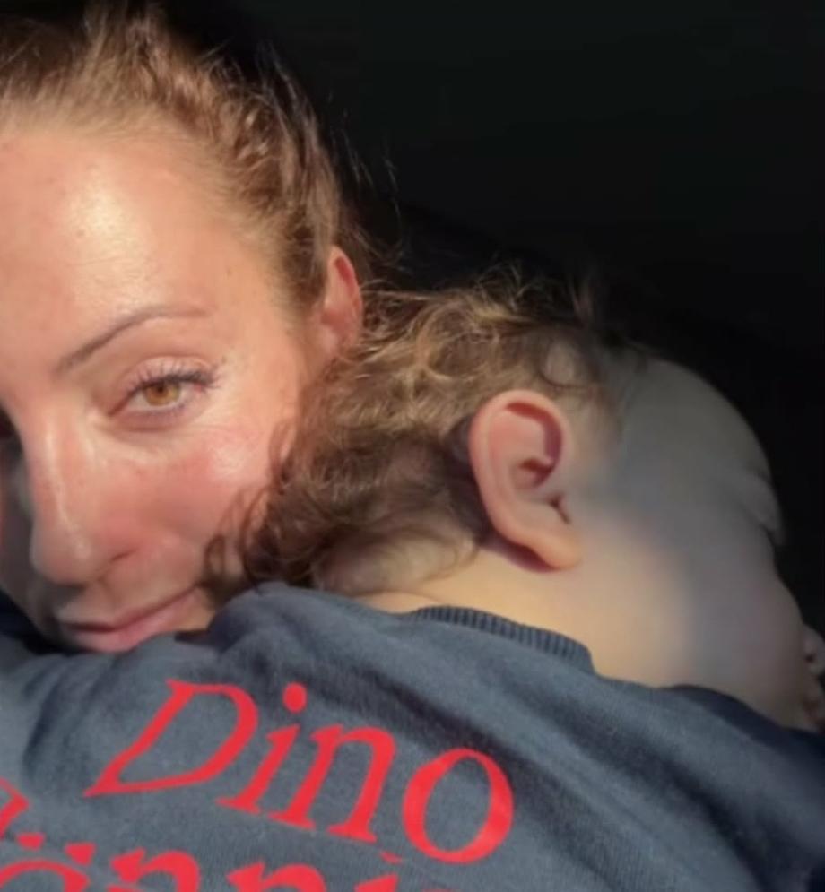 Ивет Лалова приспива Тиаго 