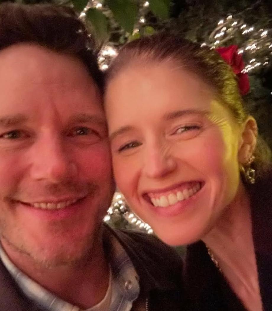 Крис Прат построи огромна къща за куклите на дъщерите си 